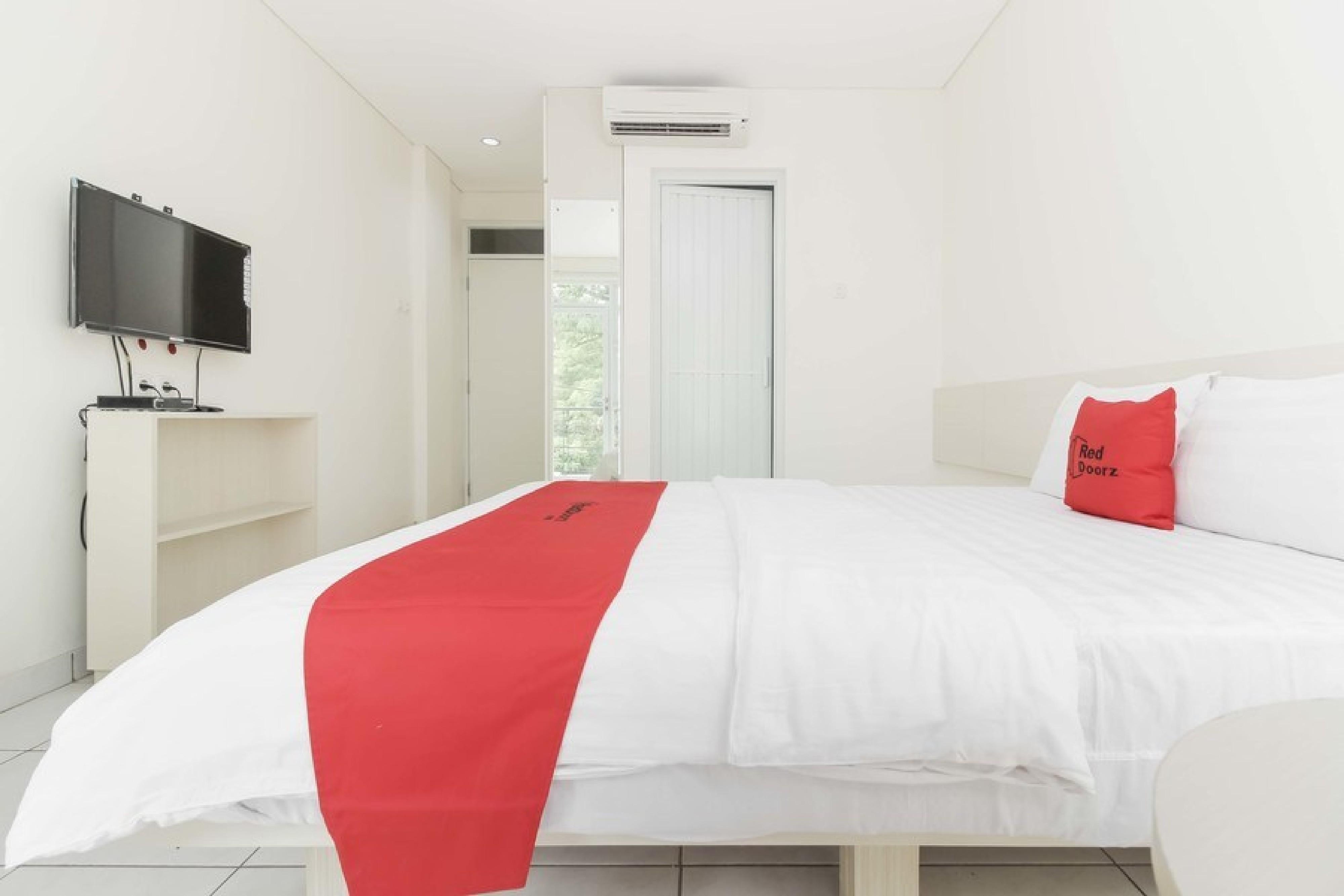 Hotel Reddoorz Near Pancoran Jakarta Exterior foto