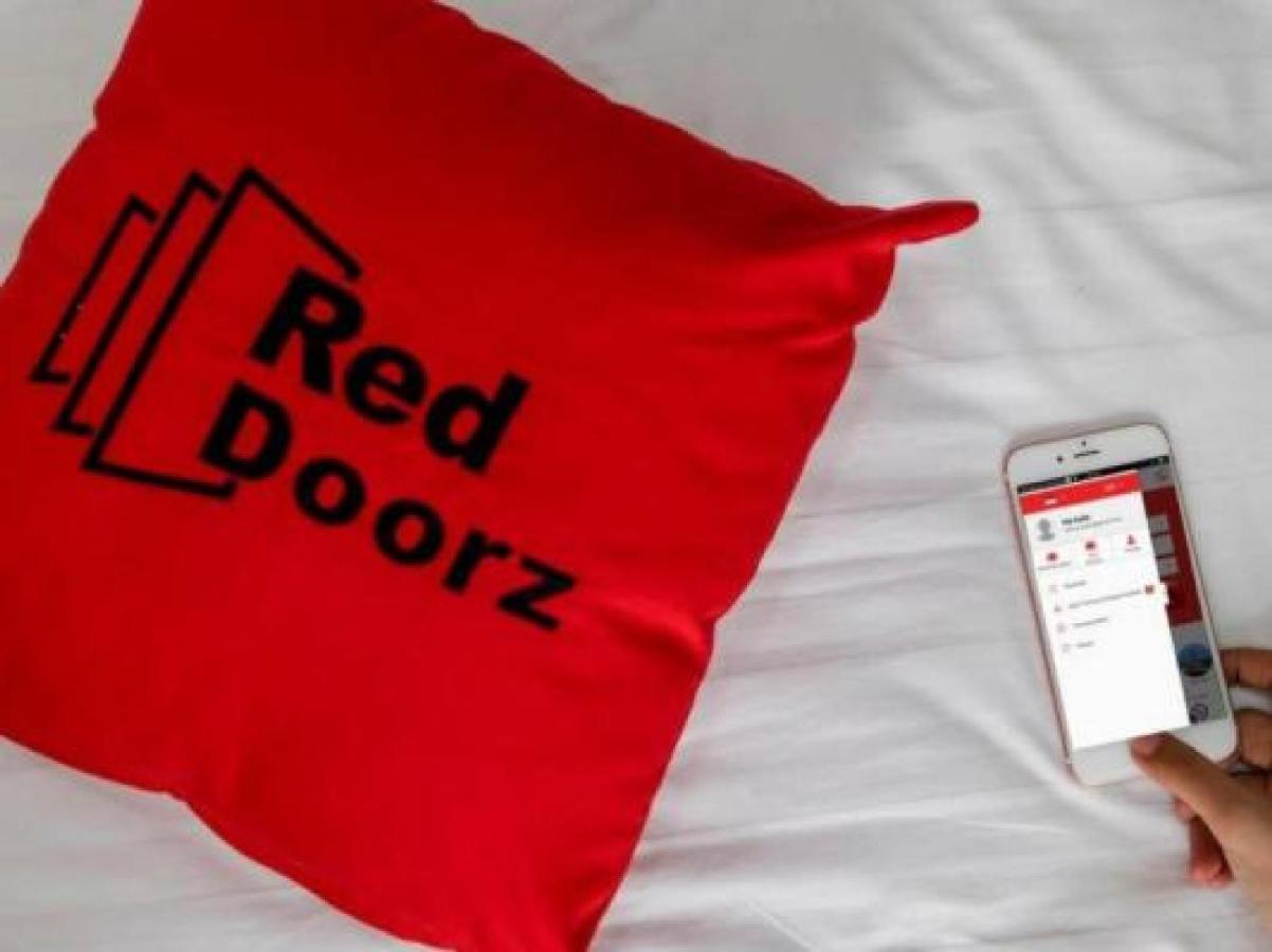 Hotel Reddoorz Near Pancoran Jakarta Exterior foto